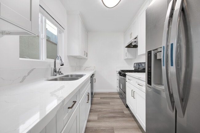 Building Photo - Belmont Manor Apartments