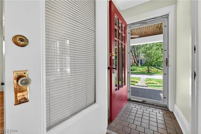 Foto del edificio - 3025 Meadowbrook Blvd