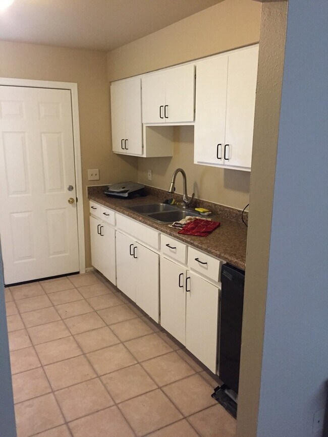 Foto del edificio - 1733 E 13th St