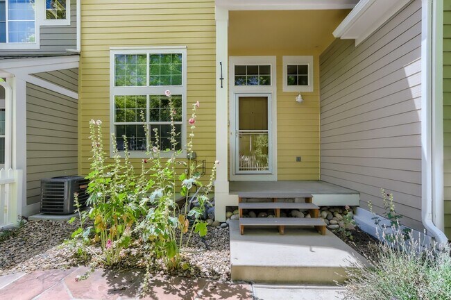 Foto del edificio - Sunny townhome in West Longmont!