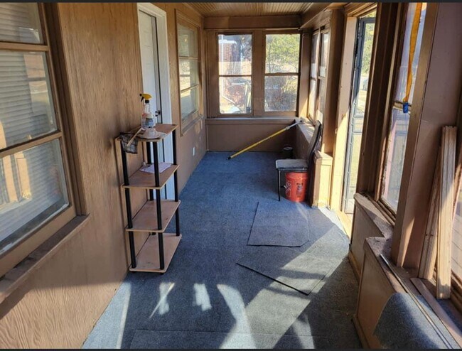 Building Photo - Beautiful 3 bedroom! Section 8 Ready!