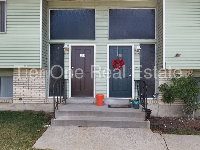 Foto del edificio - 248 E Crestone Ave