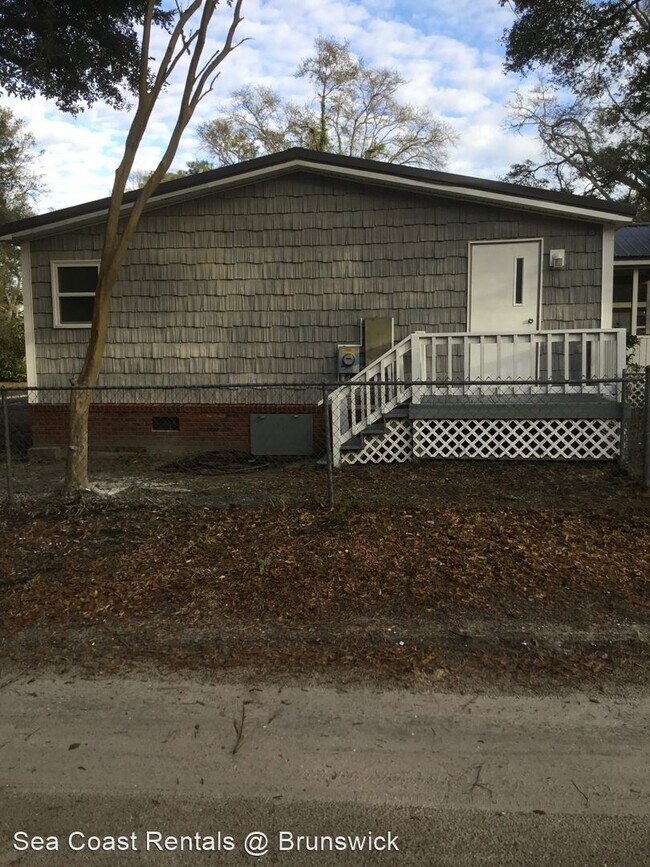 Building Photo - 3 br, 2 bath House - 3996 First Street