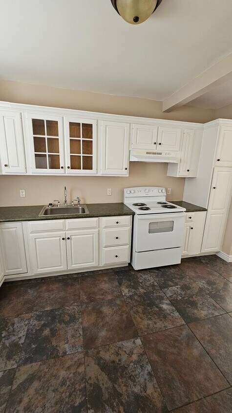 Primary Photo - 538 Guilford Ave