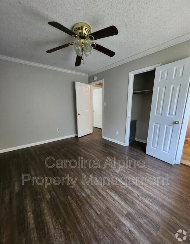 Building Photo - 1521 Rolling Meadow Ln
