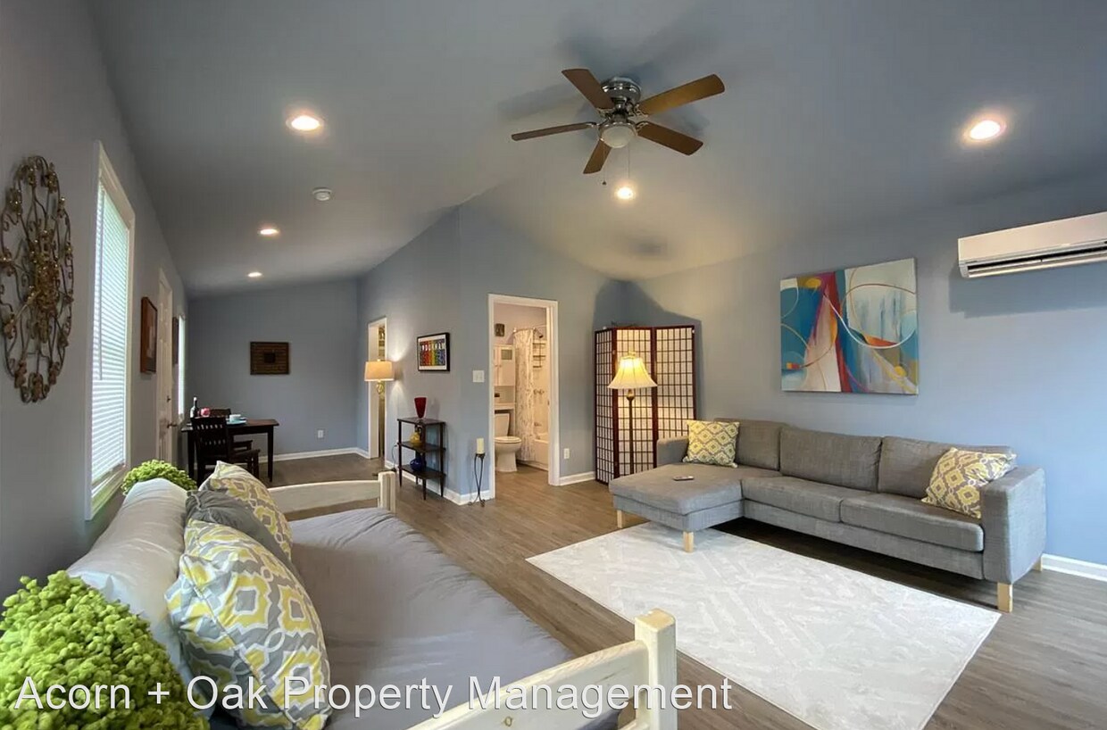 Studio, 1 bath House 905 N Elizabeth Street House for Rent in