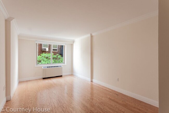 Building Photo - 55 E 14th St