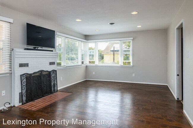 Building Photo - 3 br, 2 bath House - 2930 Willow Lane