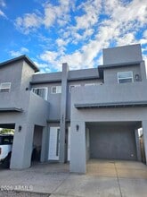 Building Photo - 1401 S 11th Ave