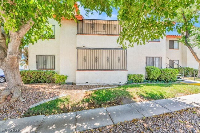 Foto del edificio - 1701 E Katie Ave