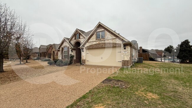 Building Photo - 4204 Overton Dr