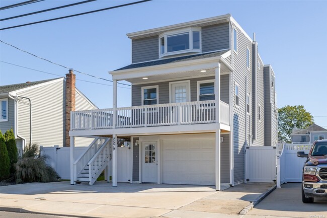 Building Photo - 2579 Neptune Ave