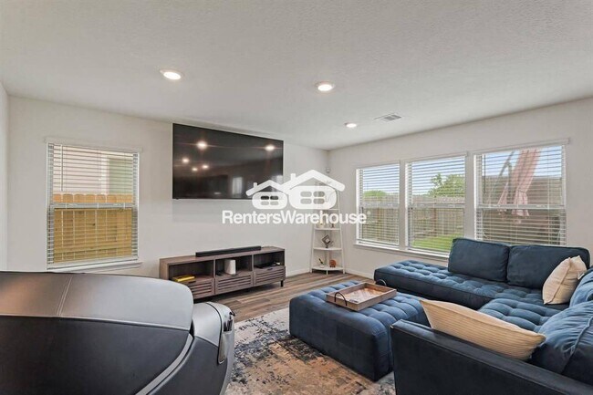 Foto del edificio - 4826 Hickory Deer Ln