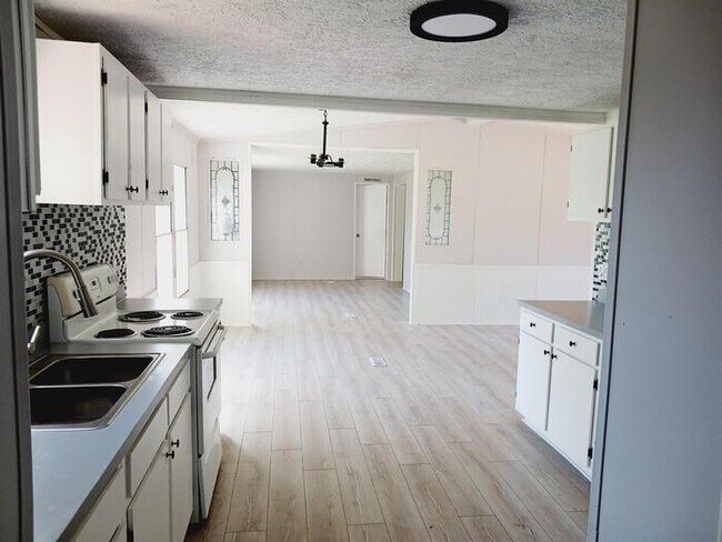 Foto del edificio - Updated Mobile Home