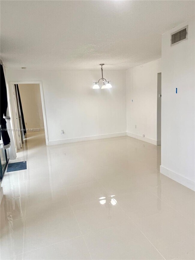 Foto del edificio - 11780 SW 18th St