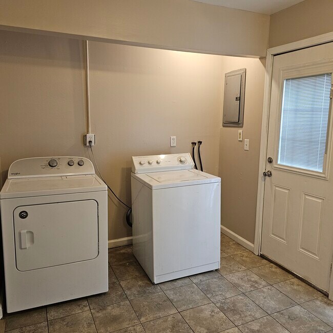 Foto del edificio - 2355 Briardale Ct