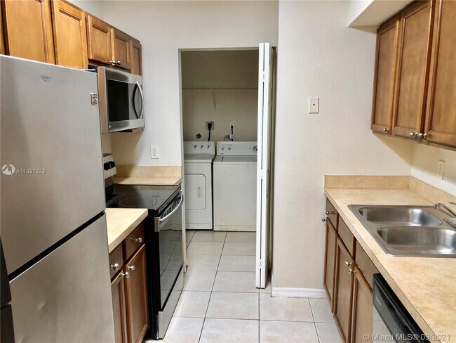 Foto del edificio - 2824 NW 55th Ave