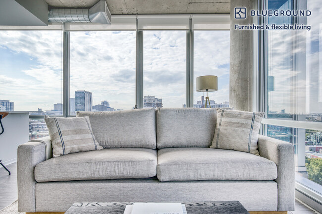 Foto del edificio - 1401 S State St