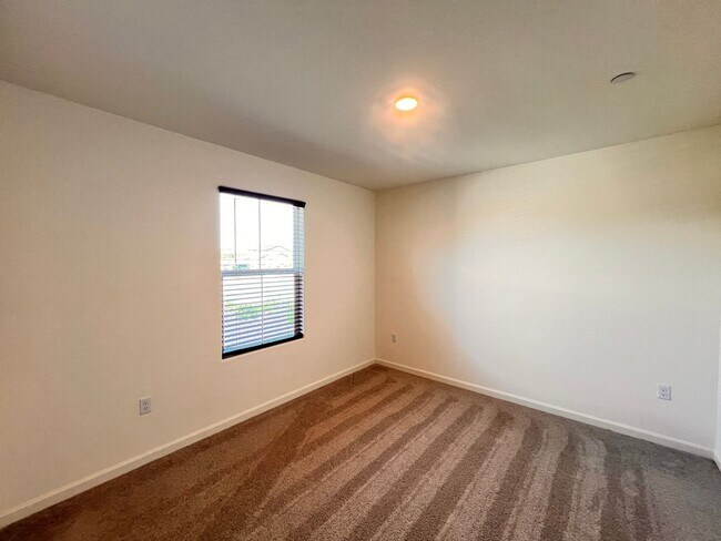 Foto del edificio - 8603 Lunascape Ave