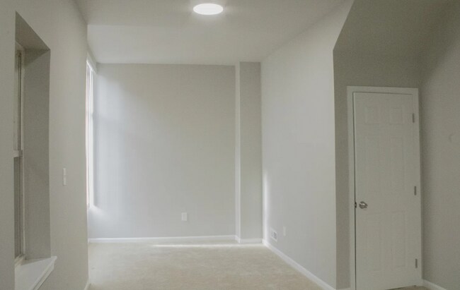 Foto del edificio - 50 N Patterson Park Ave