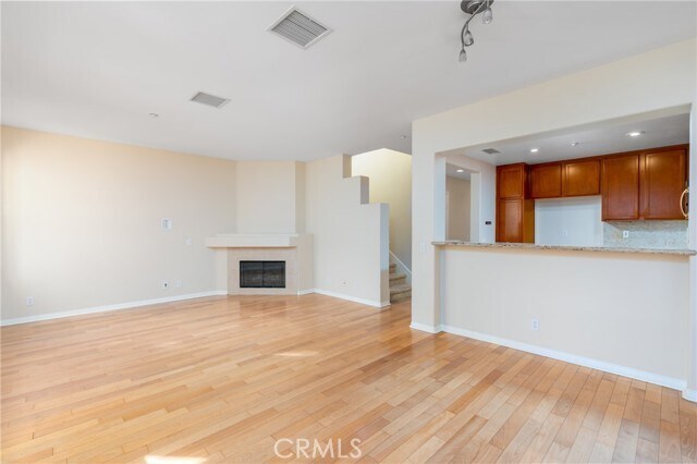 Building Photo - 205 Dewdrop