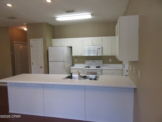 Foto del edificio - 1409 E 14th St
