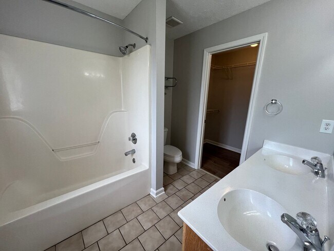 Building Photo - Cute 3 BR 2 Bath Home in Smyrna - Available Now!