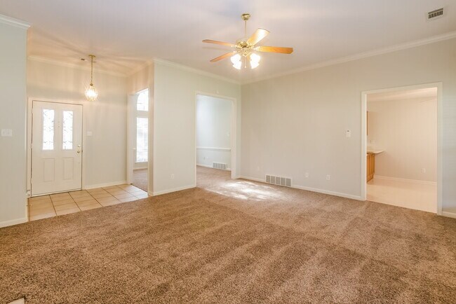 Foto del edificio - 5041 Thornebrook Cove