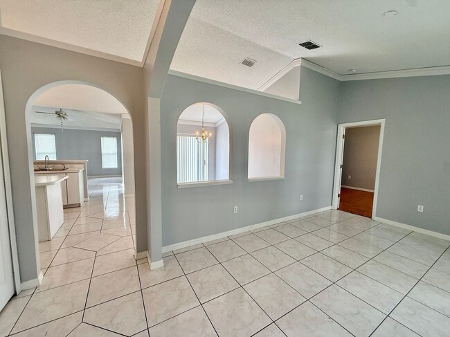 Foto del edificio - 220 Canterbury Ct