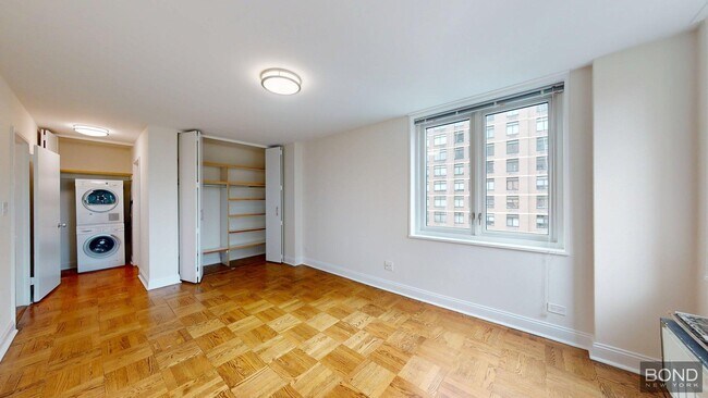 Foto del edificio - 400 E 71st St