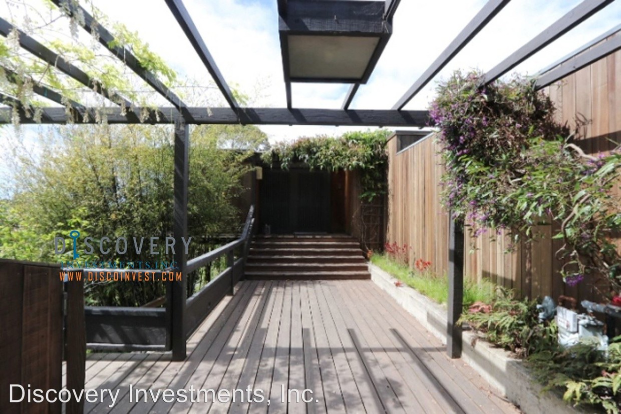 Primary Photo - 2 br, 2 bath House - 2727 Marin Avenue