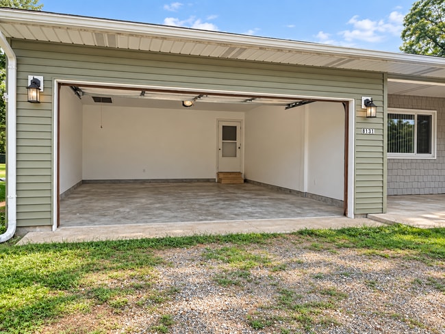 Building Photo - 8131 Ravine Rd
