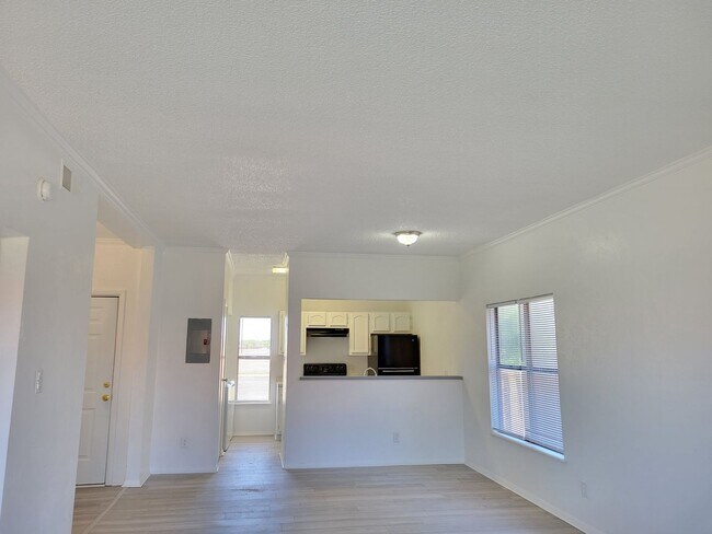 Foto del edificio - LUXURY LARGE UNIT IN EAST CLOVIS ALL NEW I...