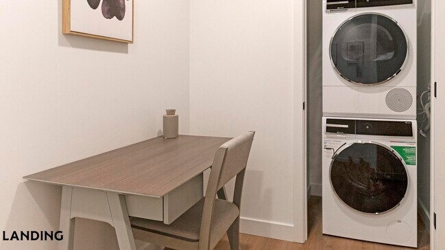 Building Photo - 632 Howard Rd SE