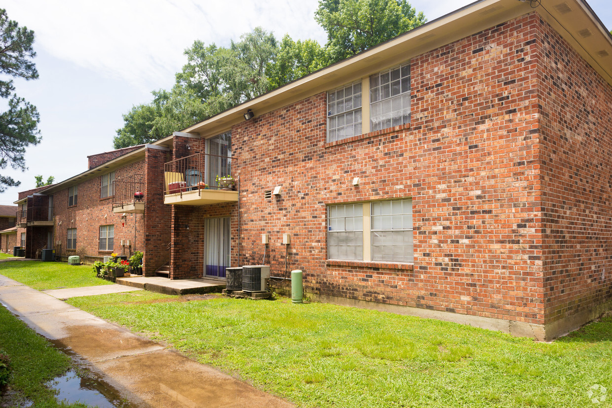 Foto del edificio - Lone Oak Apartments