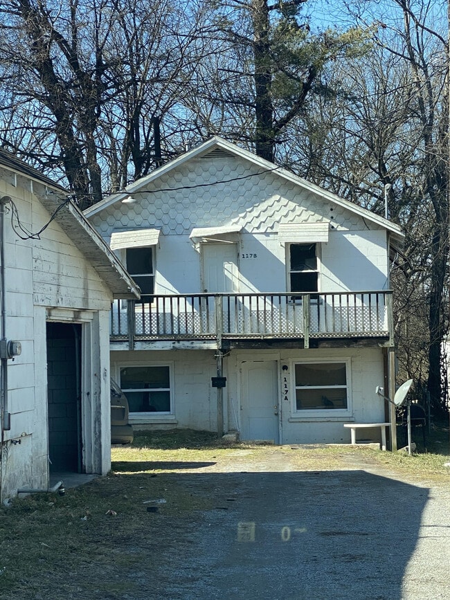 Building Photo - 117 B S Fowler Ave