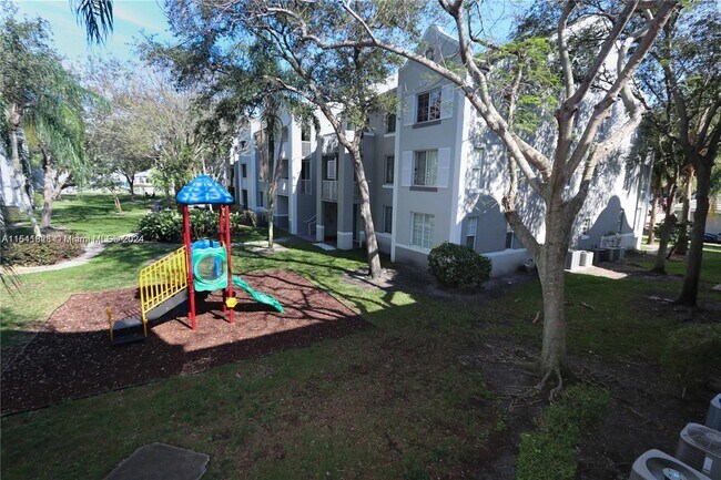 Foto del edificio - 11133 SW 8th St