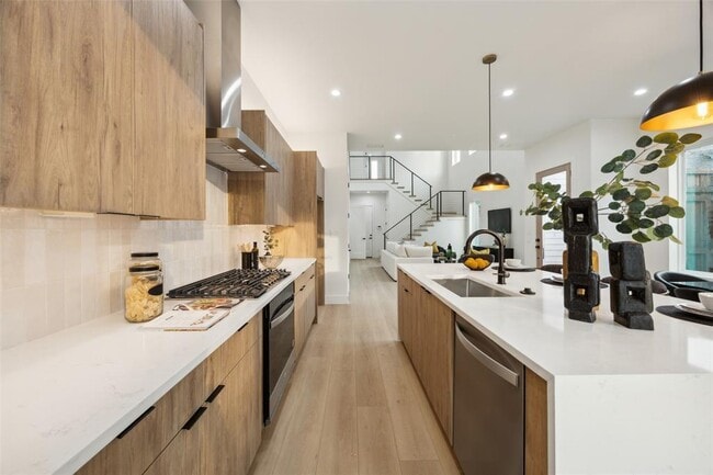 Building Photo - 5217 Lindsley Ave