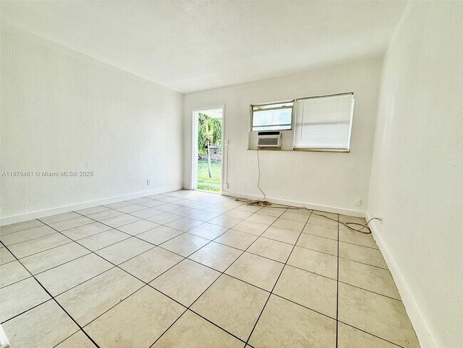 Foto del edificio - 715 SW 10th St