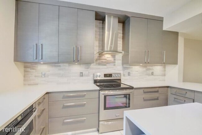 Foto del edificio - 1049 Kokomo Key Ln