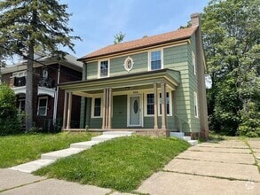 Building Photo - 2018 Crosswell Pl