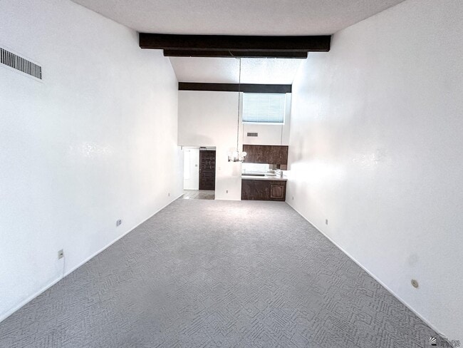 Building Photo - 10476 S Del Montes