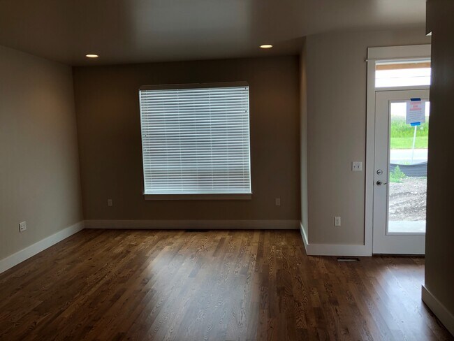Foto del edificio - 3360 Davis Ln