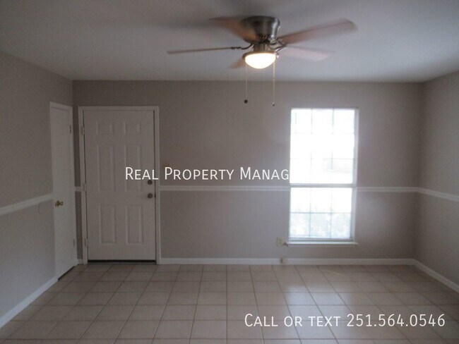 Building Photo - 3 Bedroom 2 Bath Home in West Mobile