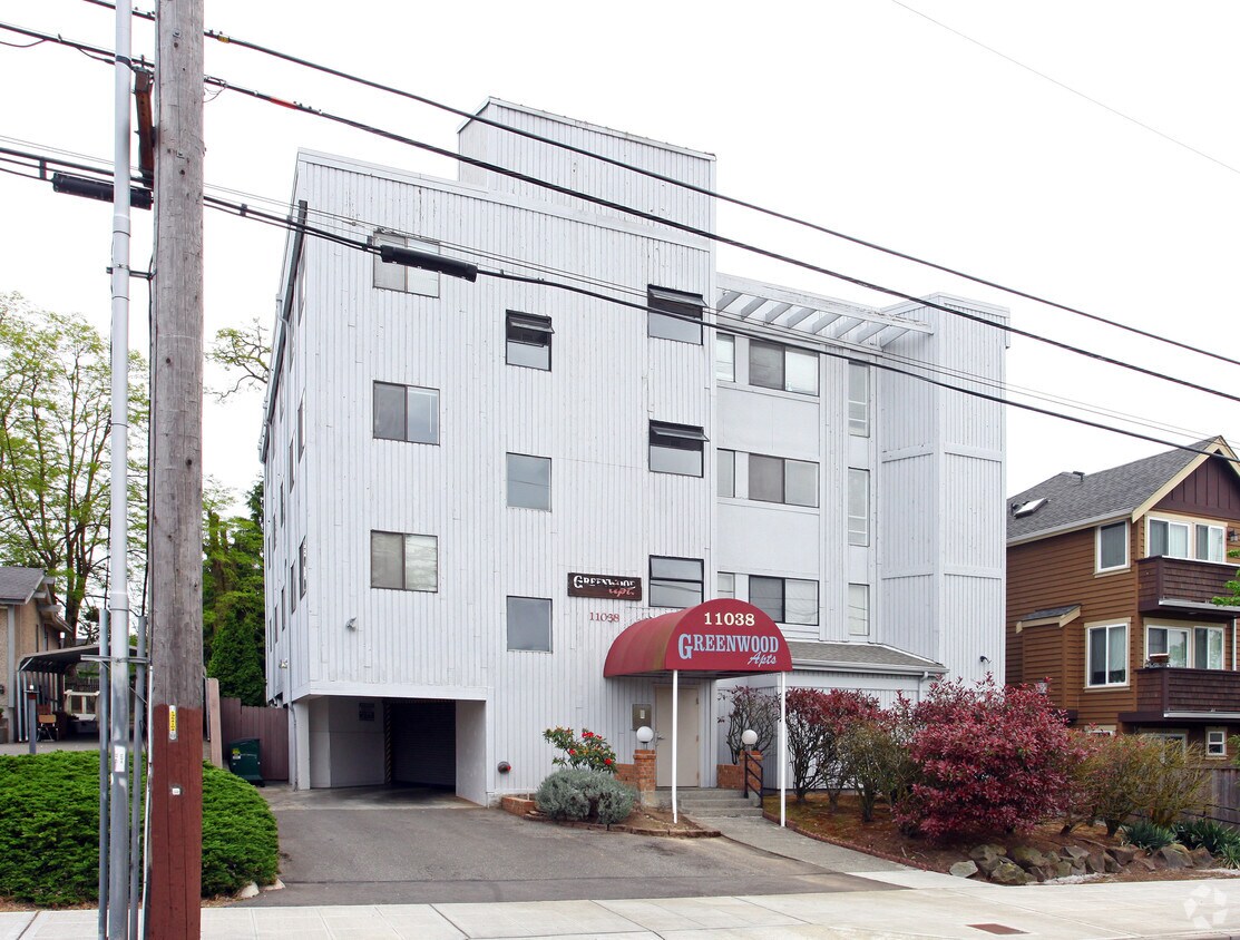 Primary Photo - 11038 N Greenwood Ave