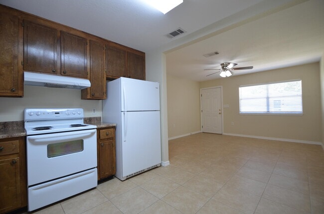 Building Photo - 715 Greenwood St