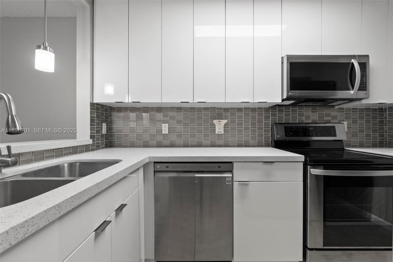 Photo - 3586 N University Dr (Coral Springs, FL)