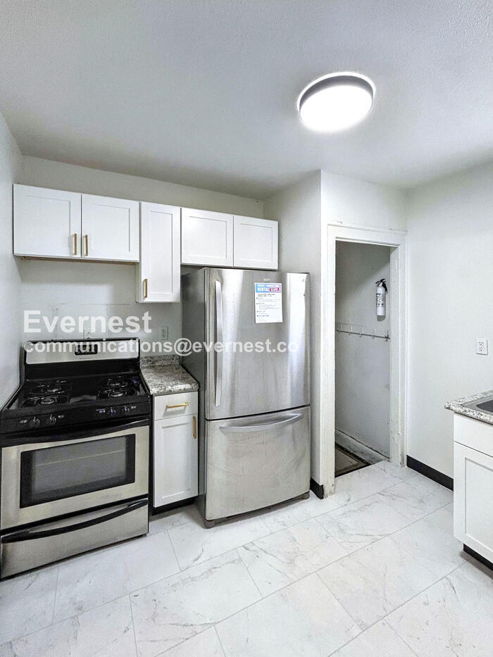 16007 Elderwood Ave East Cleveland, OH 44112 – photo 2