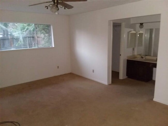 Building Photo - 7211 Foxmar Ln