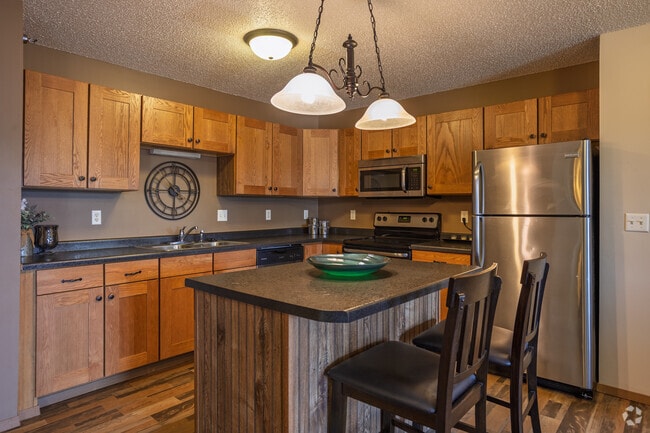2BR, 2BA - 1,066SF - Kitchen - Cottonwood Apartments